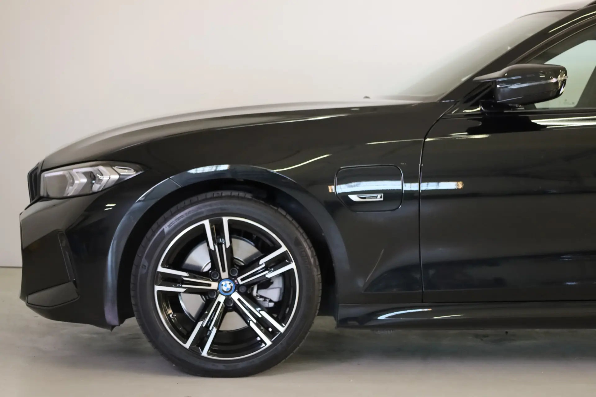 BMW 330 e Pack Desportivo M Auto 13