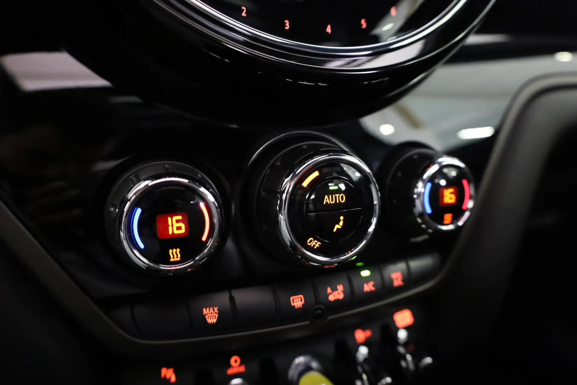 MINI Countryman Cooper SE ALL4 Auto 36