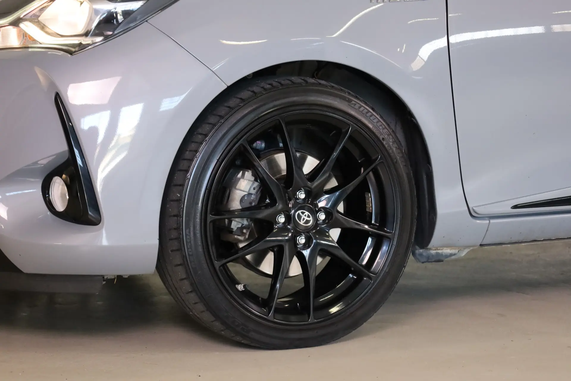 Toyota Yaris 1.5 HSD GR Sport 13