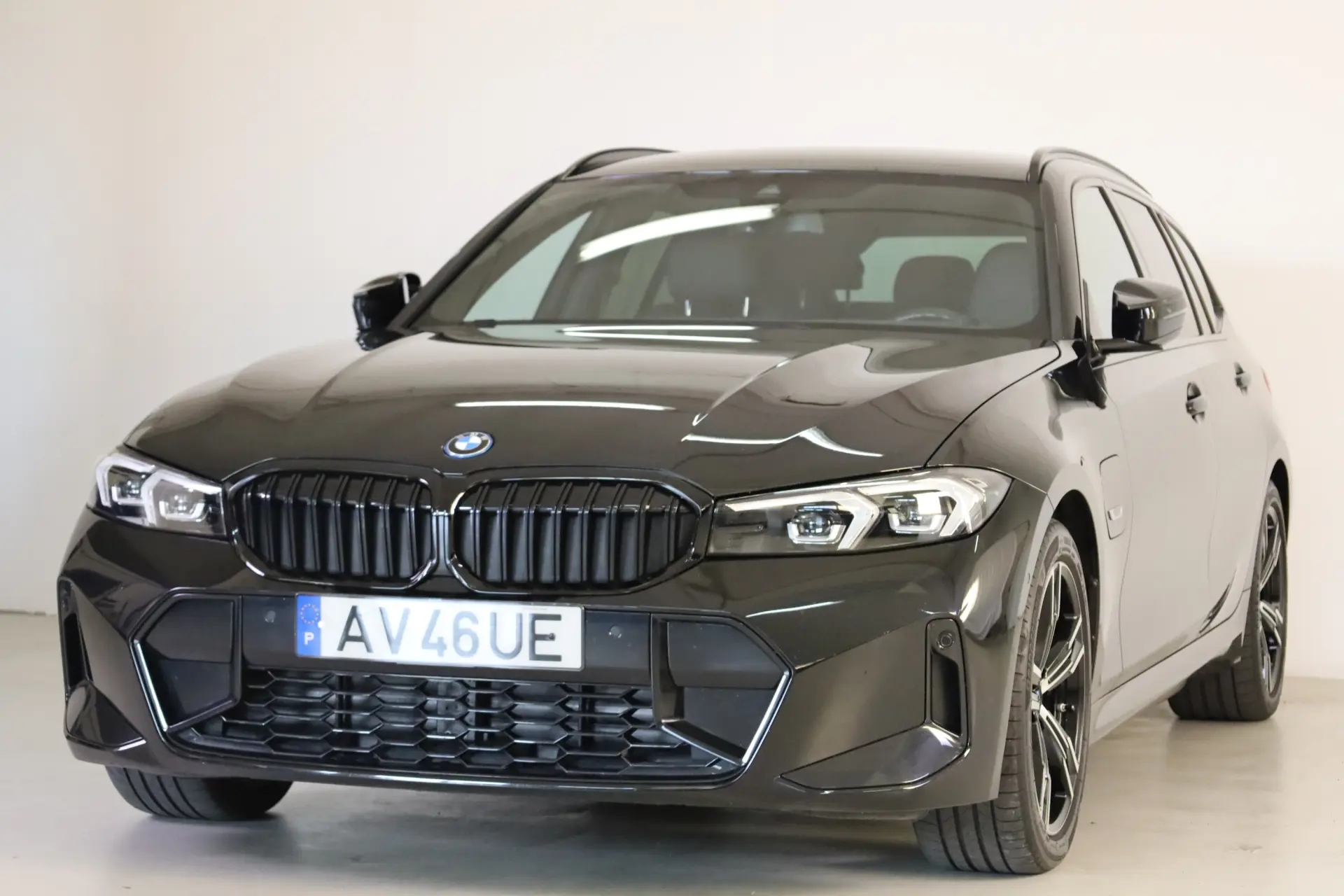 BMW 330 e Pack Desportivo M Auto 11