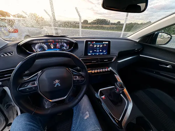 Peugeot 3008 1.5 BlueHDi Active Pack 8