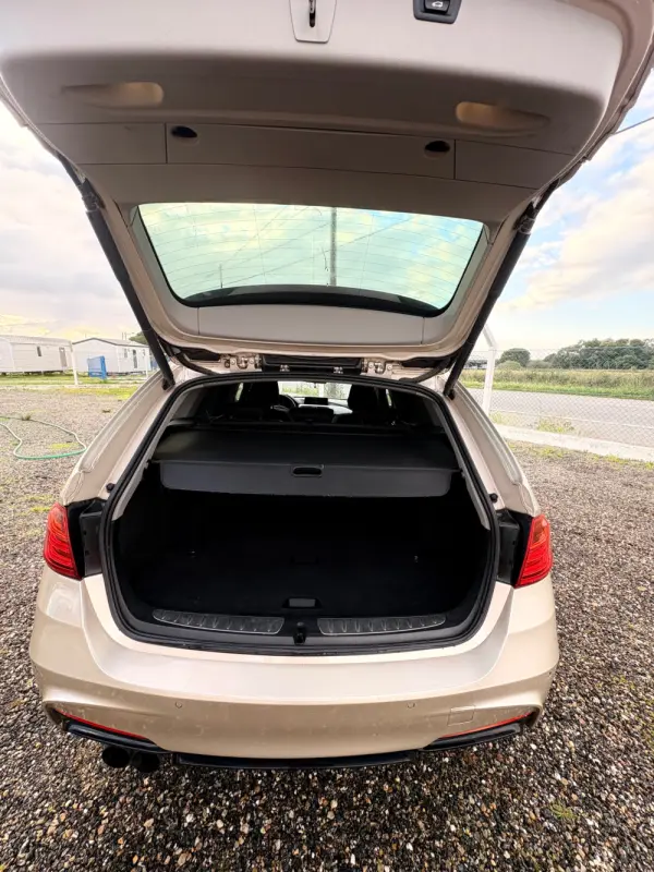 BMW 320 320d Touring 10