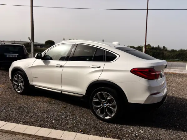 BMW X4 20 d xDrive Advantage Auto 4