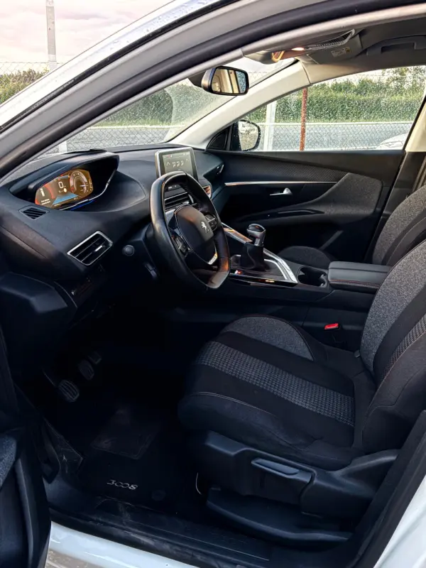 Peugeot 3008 1.5 BlueHDi Active Pack 7