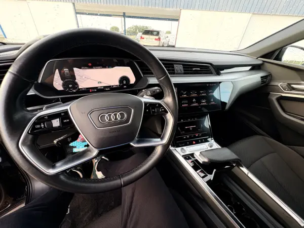 Audi e-tron 10
