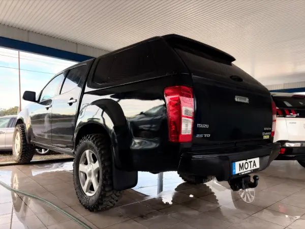 Isuzu D-Max 5