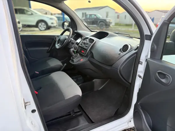 Renault Kangoo 1.5 Blue dCi Equilibre 11