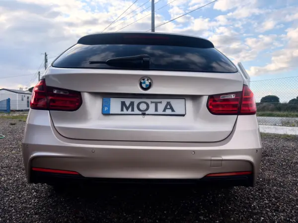 BMW 320 320d Touring 6