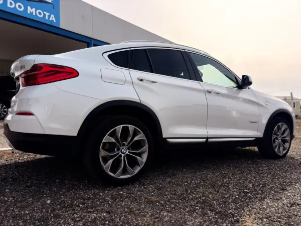 BMW X4 20 d xDrive Advantage Auto 5