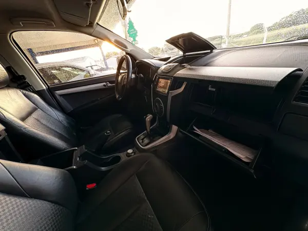 Isuzu D-Max 11