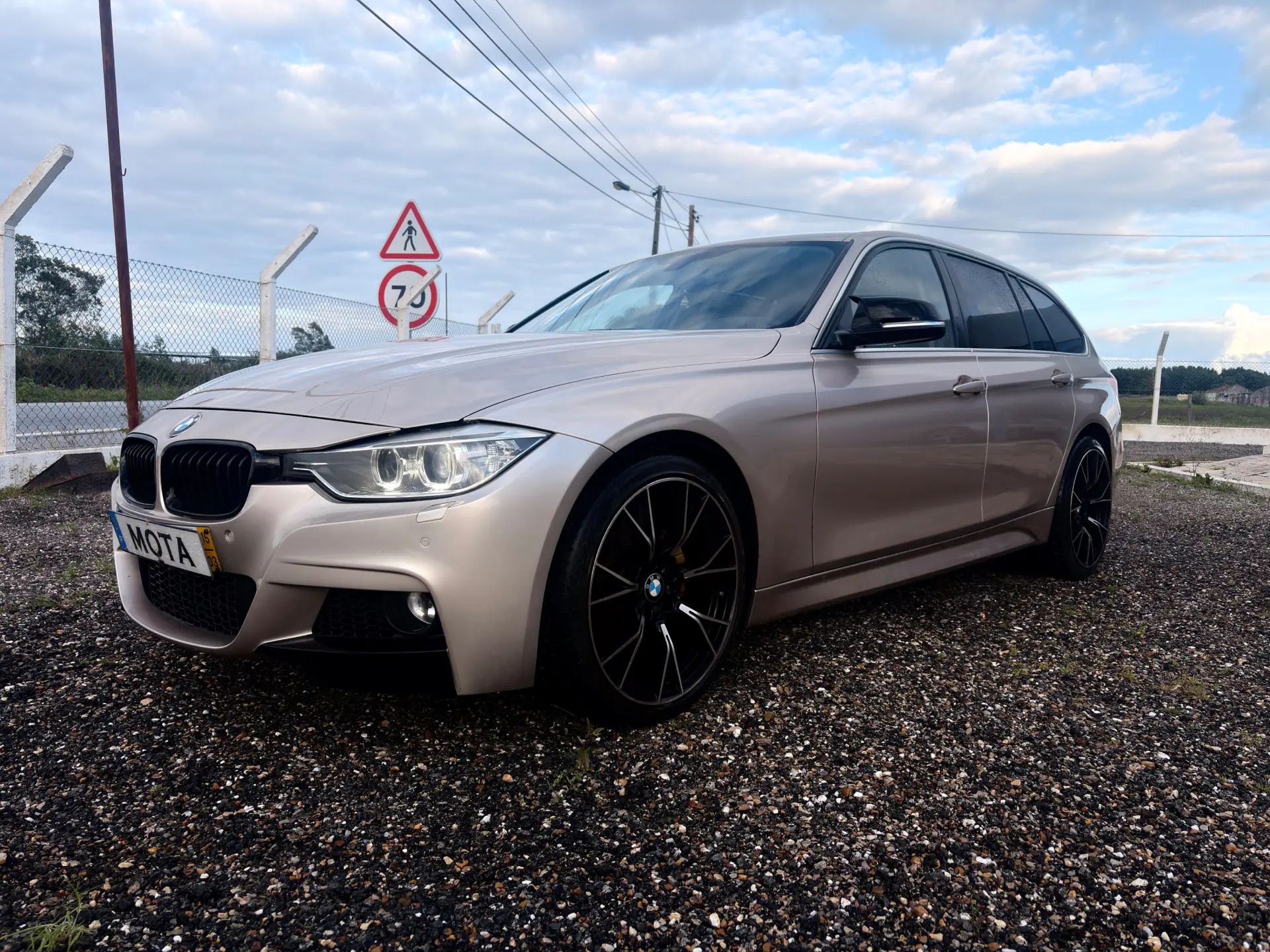 BMW 320 320d Touring 2