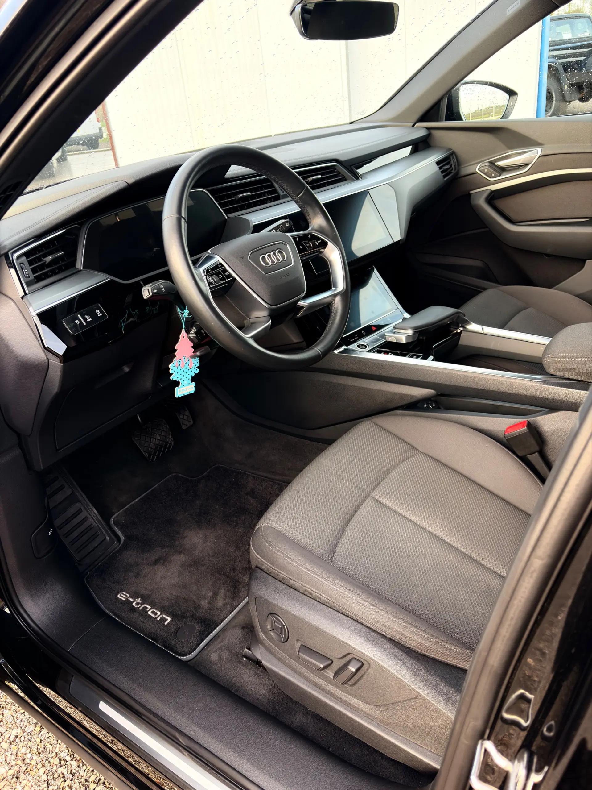 Audi e-tron 8