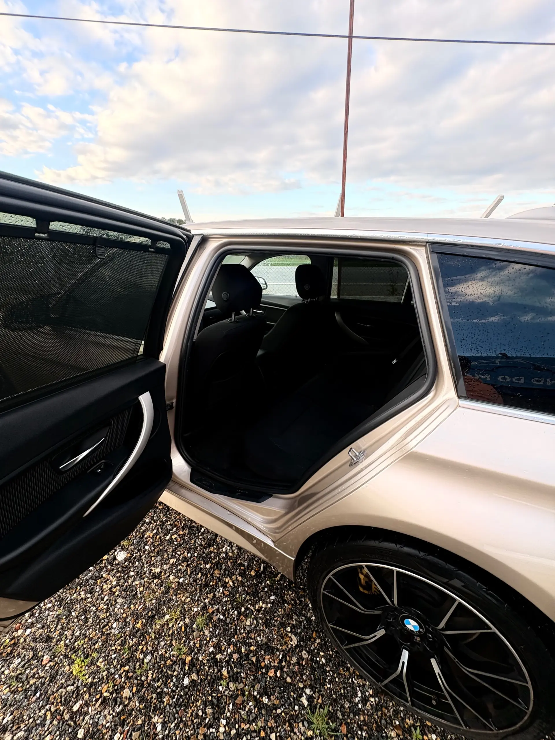 BMW 320 320d Touring 9