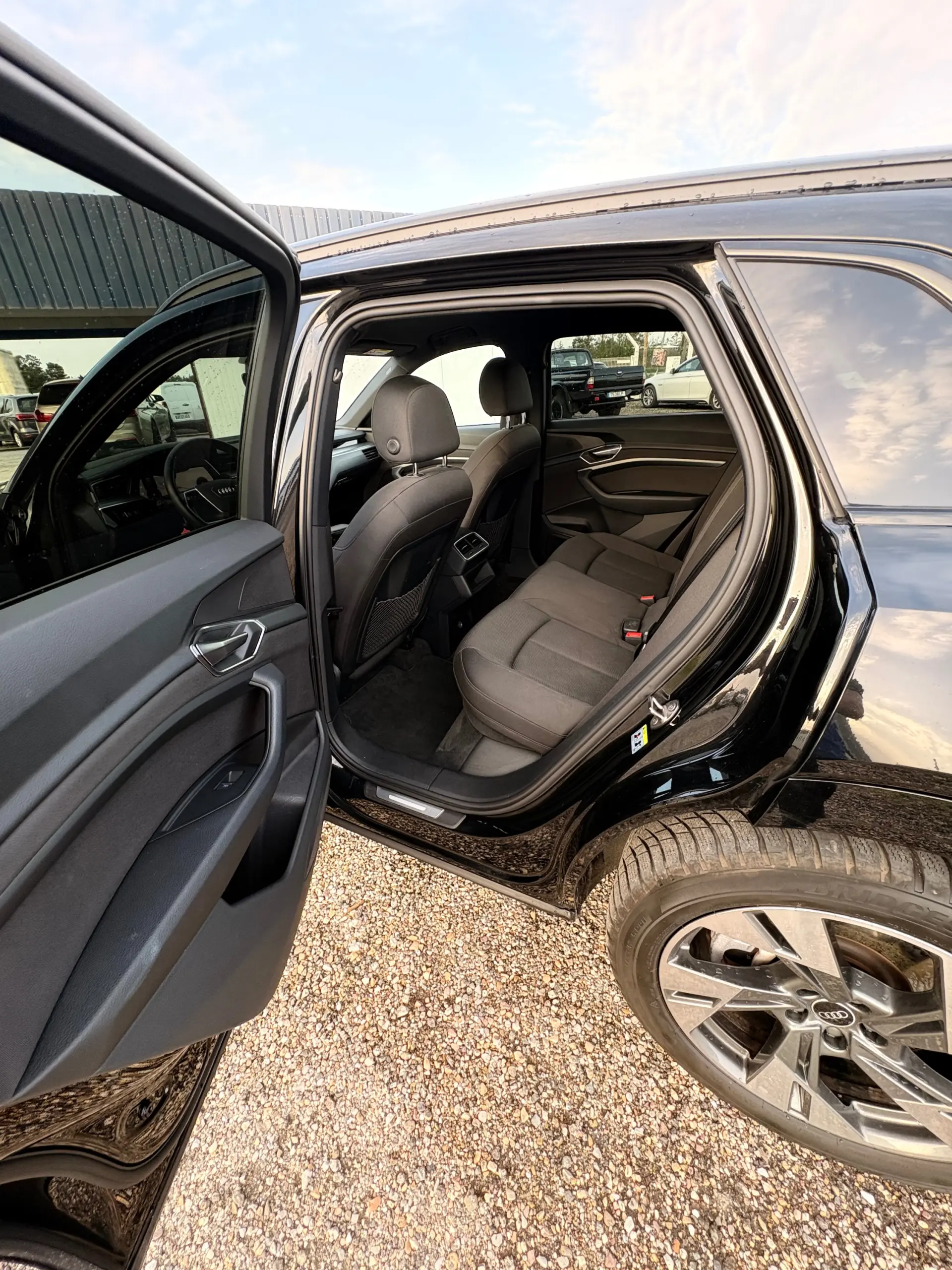Audi e-tron 11