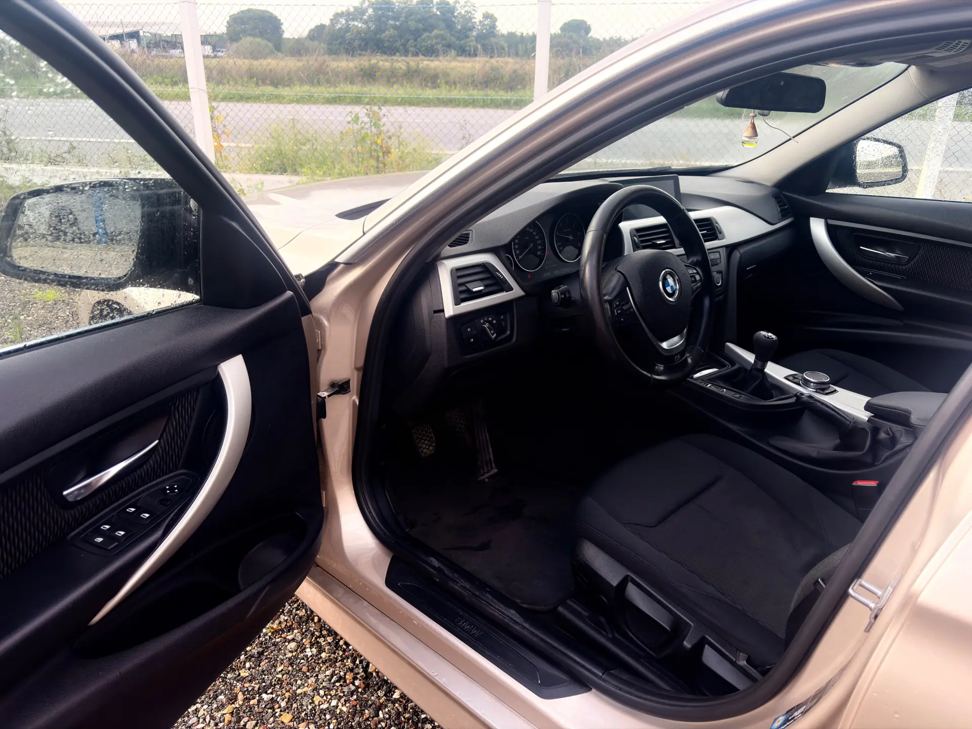 BMW 320 320d Touring 7