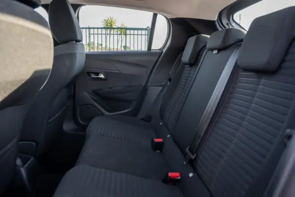 Peugeot 208 1.2 PureTech Active 17