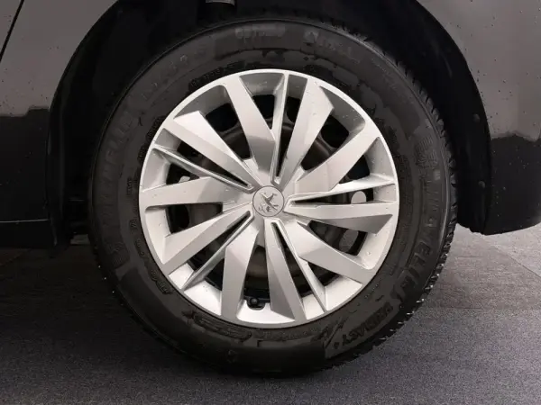 Peugeot 208 1.2 PureTech Active 6