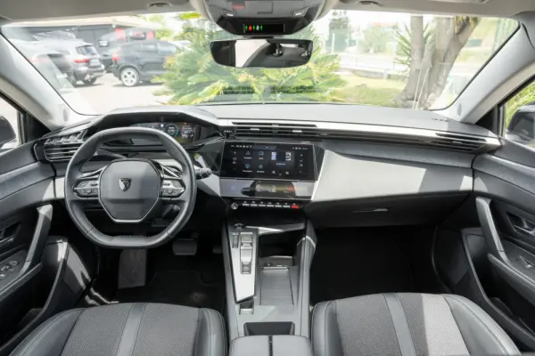 Peugeot 308 SW 1.6 Hybrid Allure e-EAT8 14