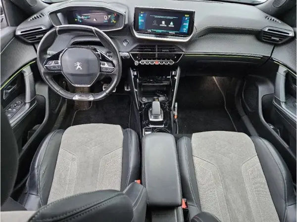 Peugeot e-2008 50 kWh GT 7