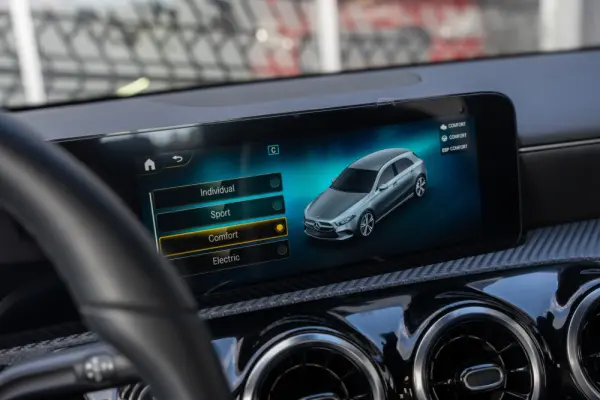 Mercedes-Benz A 250 e Style Plus 14