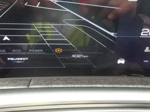 Peugeot E-3008 73 kWh GT 9