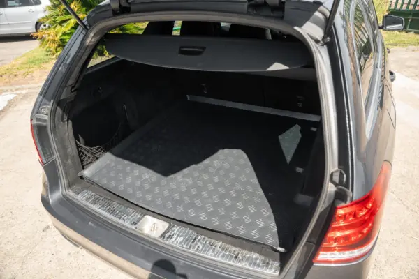 Mercedes-Benz E 300 Bluetec Hybrid Avantgarde 23