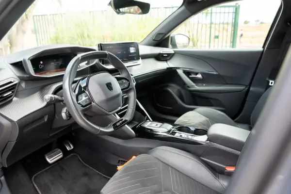 Peugeot e-2008 GT 16