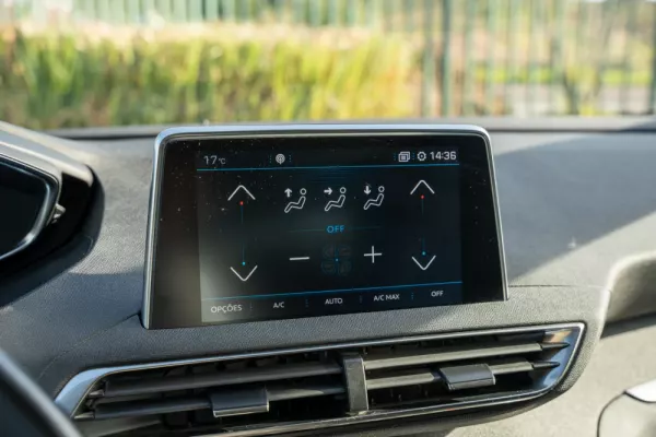 Peugeot 3008 1.5 BlueHDi Allure Pack EAT8 13