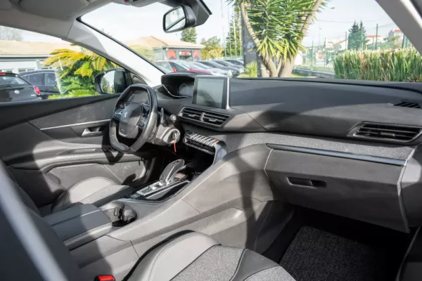 Peugeot 3008 1.5 BlueHDi Allure Pack EAT8 23