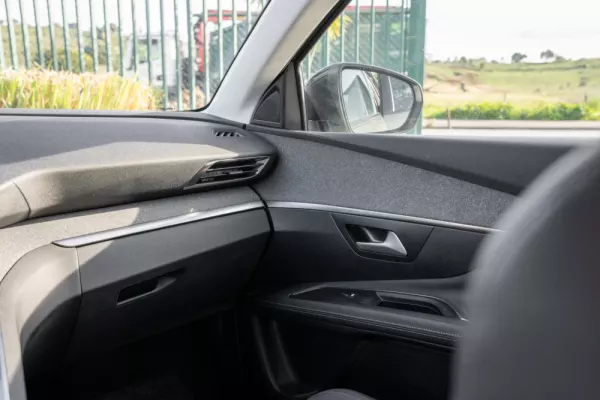 Peugeot 3008 1.5 BlueHDi Allure Pack EAT8 25