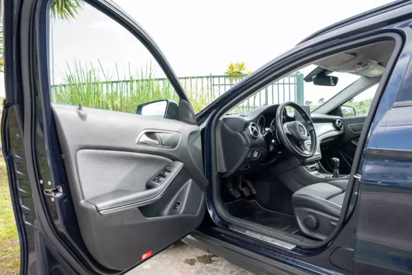 Mercedes-Benz GLA 180 d Style 6