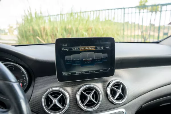 Mercedes-Benz GLA 180 d Style 11