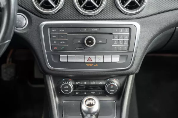 Mercedes-Benz GLA 180 d Style 12