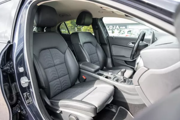 Mercedes-Benz GLA 180 d Style 17