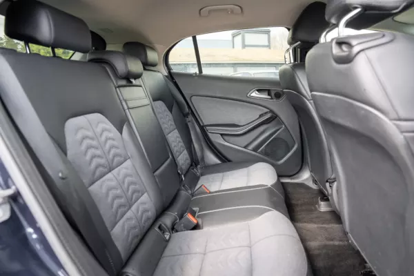 Mercedes-Benz GLA 180 d Style 18