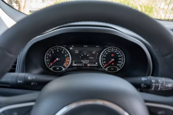 Jeep Renegade 1.5 TG e-Hybrid Longitude DCT 8