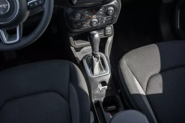 Jeep Renegade 1.5 TG e-Hybrid Longitude DCT 14