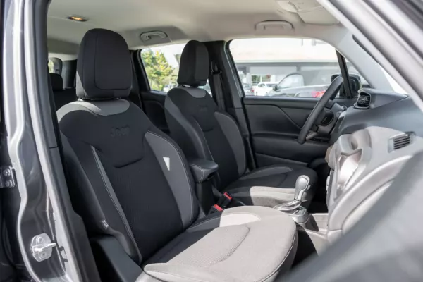 Jeep Renegade 1.5 TG e-Hybrid Longitude DCT 19