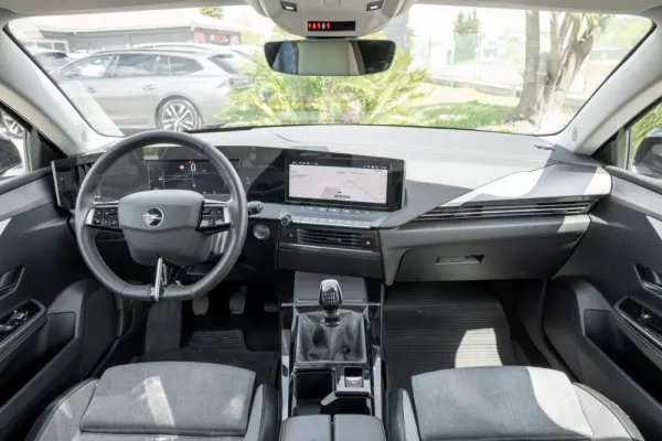 Opel Astra 1.5 D Elegance 5