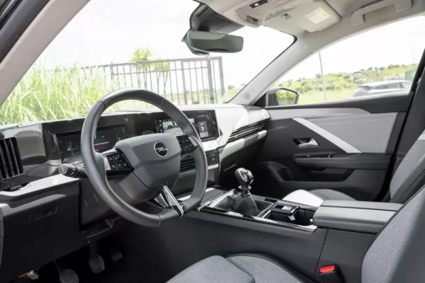 Opel Astra 1.5 D Elegance 16