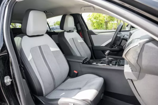 Opel Astra 1.5 D Elegance 17