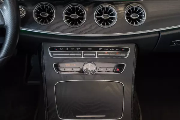 Mercedes-Benz E 220 d AMG Line Aut. 18