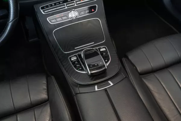 Mercedes-Benz E 220 d AMG Line Aut. 19