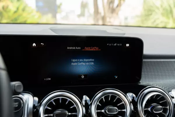 Mercedes-Benz EQB 250 Electric Art 11