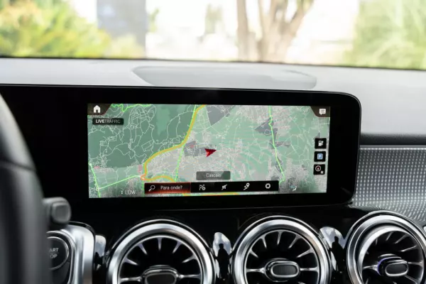 Mercedes-Benz EQB 250 Electric Art 12