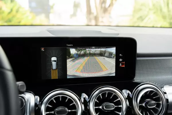 Mercedes-Benz EQB 250 Electric Art 13