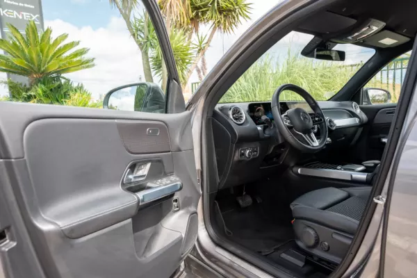 Mercedes-Benz EQB 250 Electric Art 17