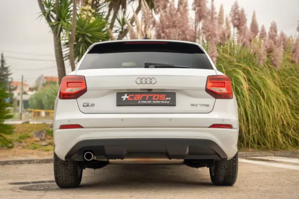 Audi Q2 30 TFSI Design S tronic 5