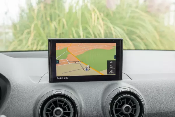 Audi Q2 30 TFSI Design S tronic 11