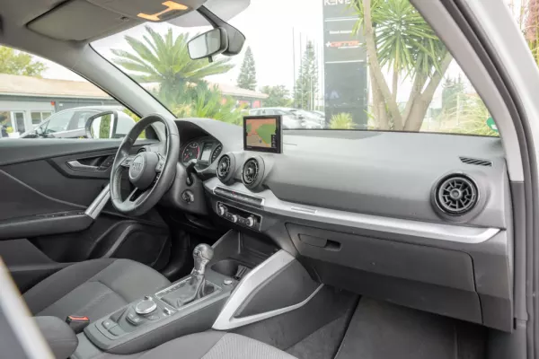 Audi Q2 30 TFSI Design S tronic 14